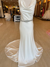 Load image into Gallery viewer, SALE Bridal Gown
